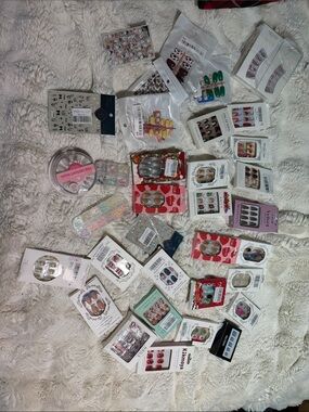 Assorted False Nails Set - Mixed Colors and Designs